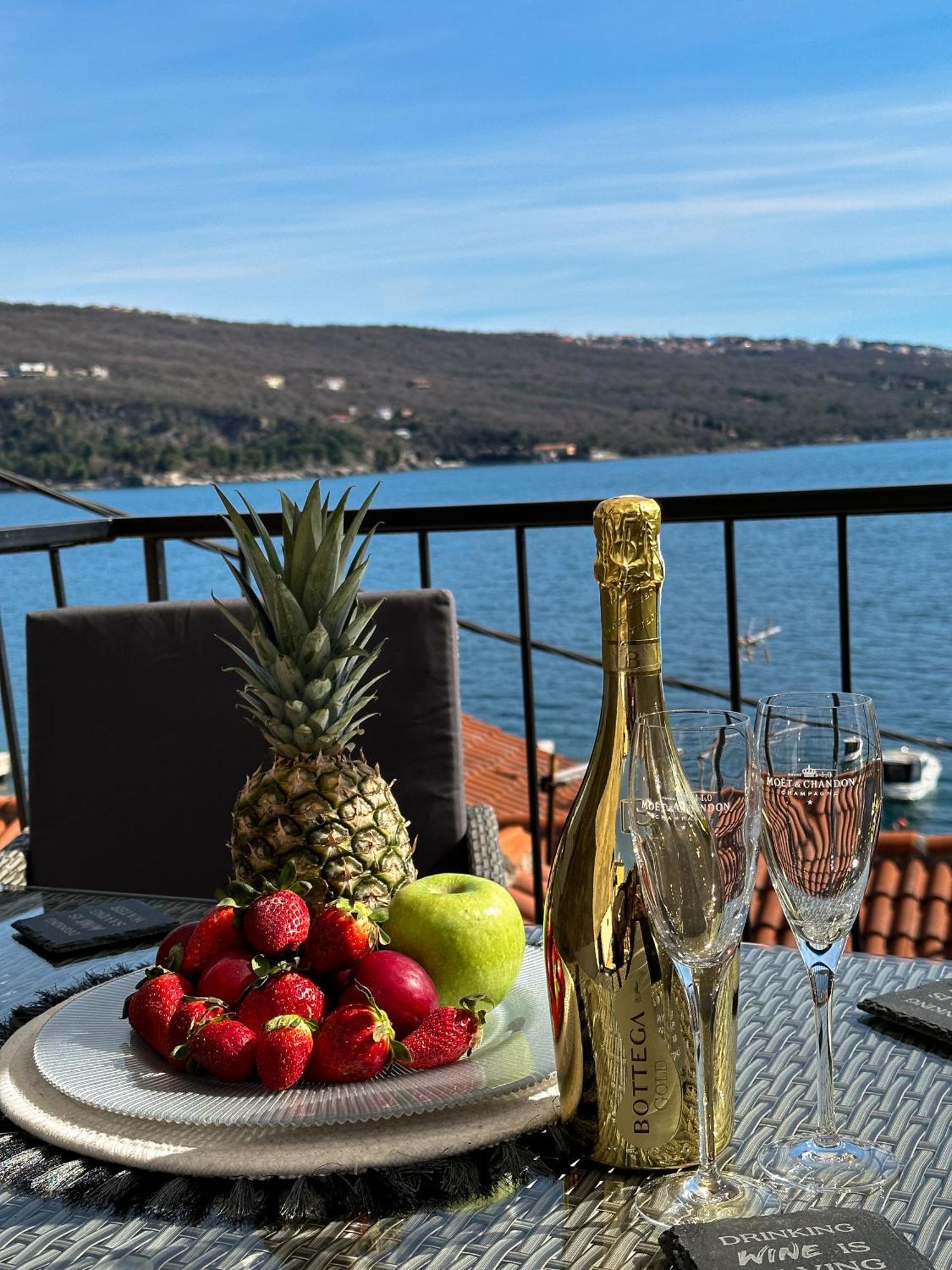 Villa Volos Apartment Karmen With Roof Terrace, Sea View, Free Private Parking Opatija Dış mekan fotoğraf
