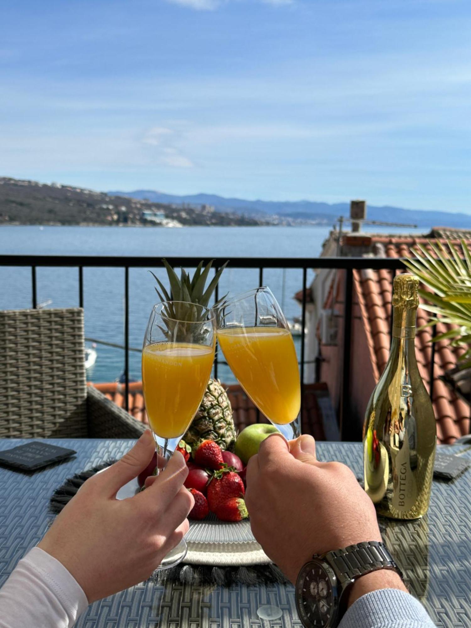 Villa Volos Apartment Karmen With Roof Terrace, Sea View, Free Private Parking Opatija Dış mekan fotoğraf